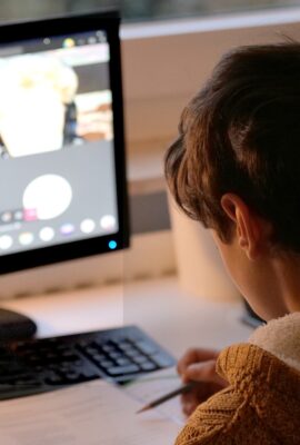 child-gd7b805309_1920